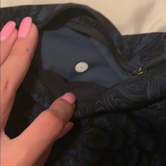 Lululemon cropped pants - Picture 3 of 3